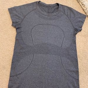 Gray Lululemon swiftly tech shirt sleeve shirt